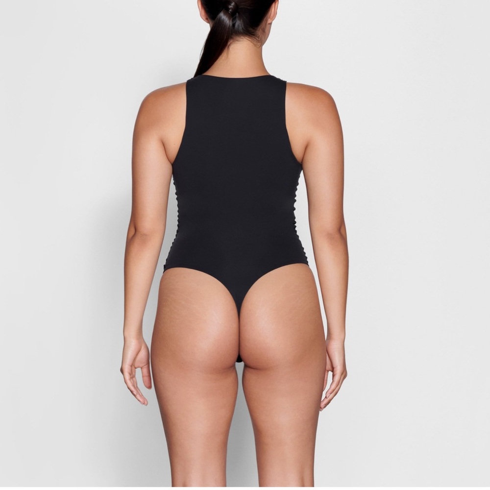 Skims Fits Everybody High Neck Bodysuit in ONYX - Picture 6 of 6